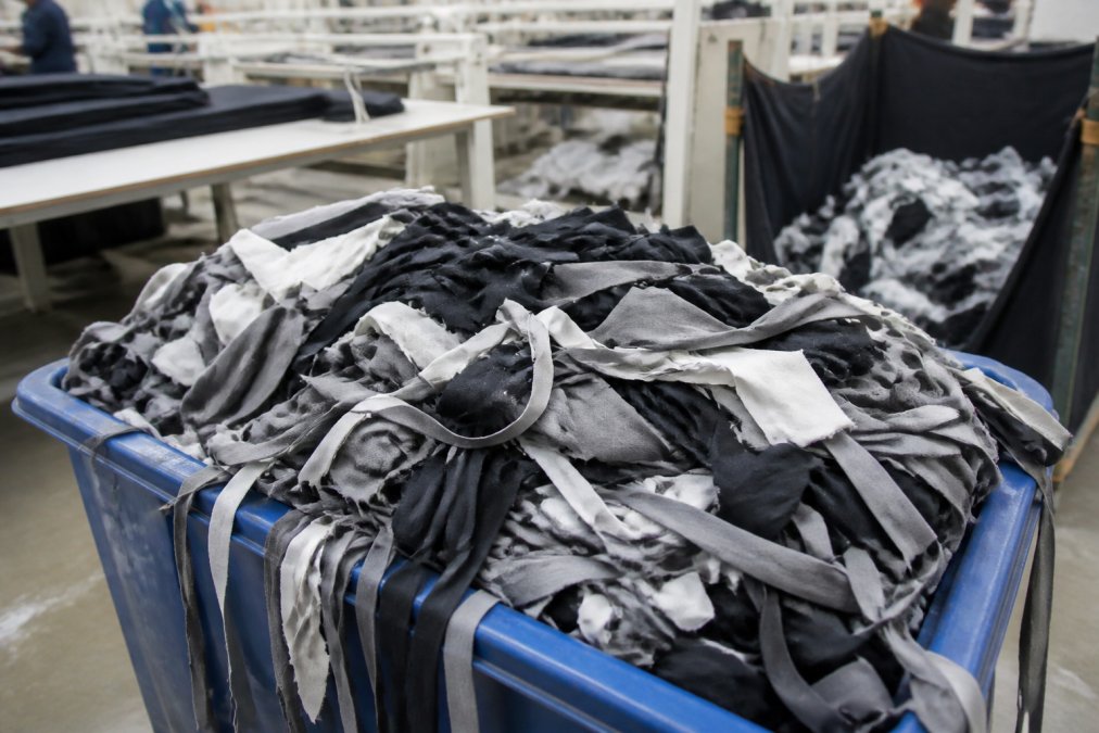 How to Reduce Fabric Waste in Apparel Production